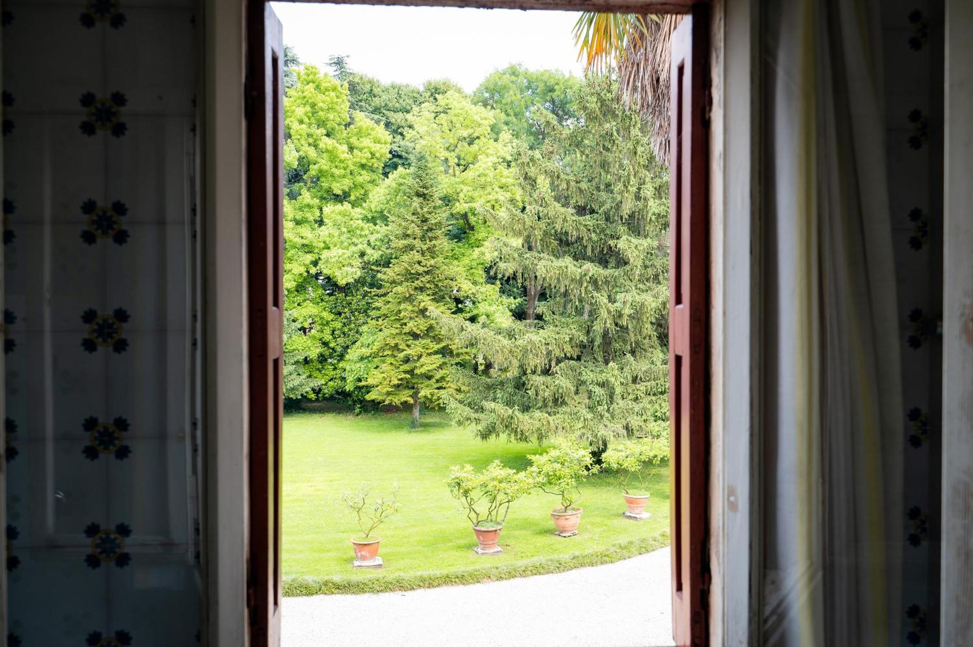 Villa Di Campagna Immersa Nella Natura Zero Branco Exterior foto